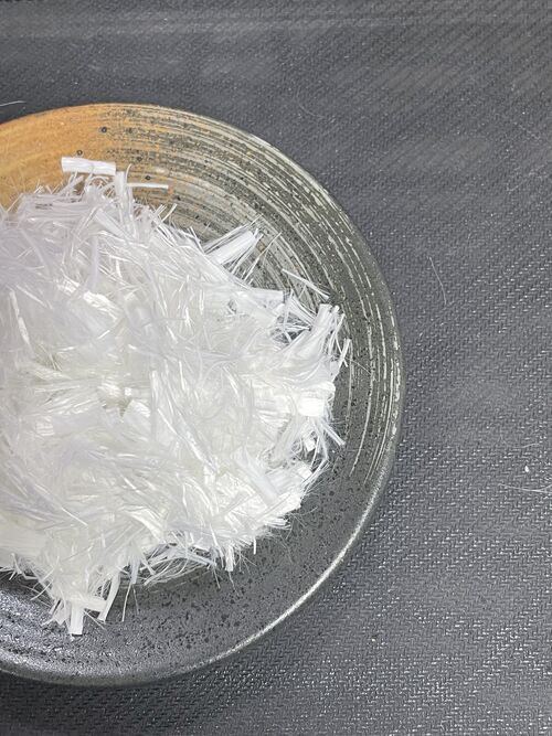 Последние новости компании о Материалы, обычно используемые в перерабатывающей и обрабатывающей промышленности - короткие волокна полипропилена