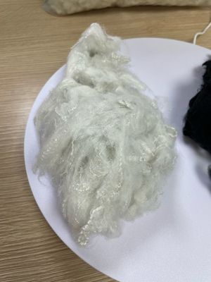 Хорошая цена. Полиэстерное стреплевое волокно 0,7D×32 мм, точка плавления 110-260°C Синтетическое текстильное волокно онлайн