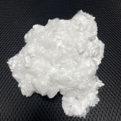 Хорошая цена. Высокая белость ПЭТ-волокно 2D × 38 мм Мягкое устойчивое для производства текстиля Спецификации могут быть настроены онлайн