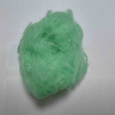 Хорошая цена. Виргин 2.5D зеленый крашенный доп, переработанный ПЭТ, полиэстер, основное волокно онлайн