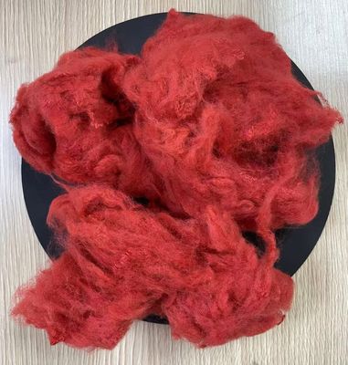 Хорошая цена. Переработанные полиэстерные staple fibres 4.5D 65mm Red SGS OEKO ITS GRS сертифицированные онлайн